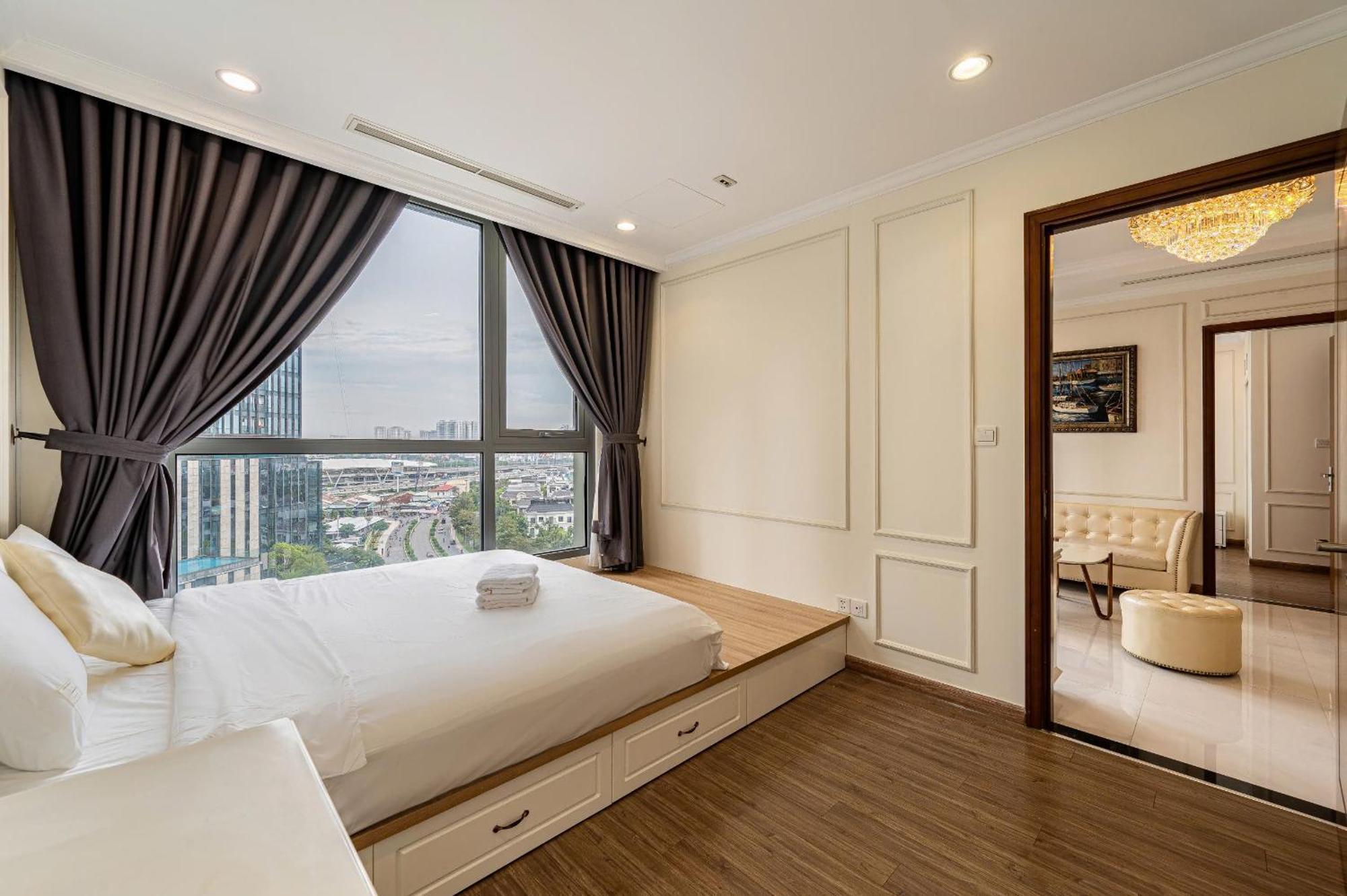 The Landmark View *